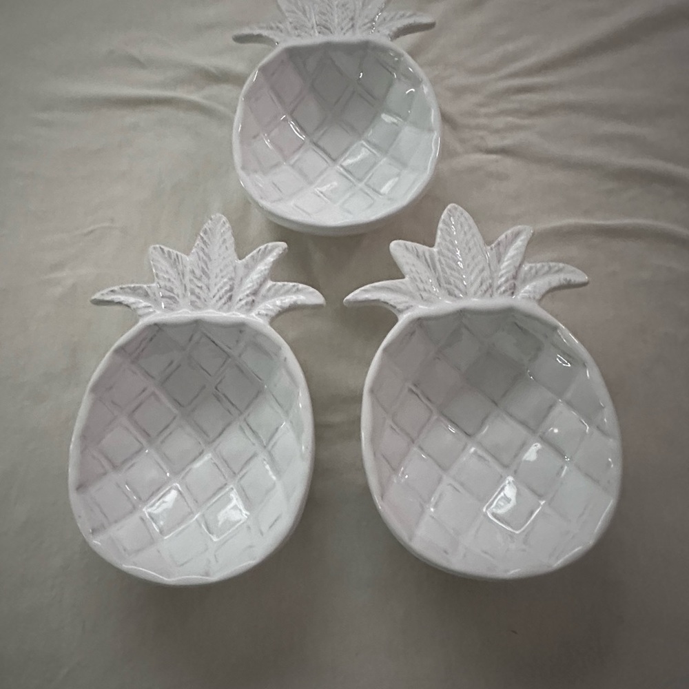 Mud Pie White Pineapple Shaped Bowls